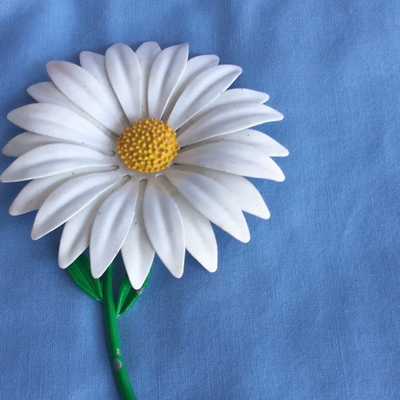 Two vintage flower pins/brooches from the 60/70’s. Double. Blue and daisy. - Picture 2 of 6